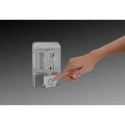 Plafoniera Brunner Auriga -Landosport Saldi plafoniera brunner auriga involucro resistente 550 lumen 48 led 18